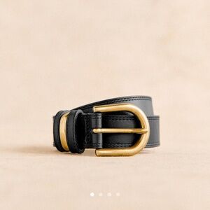 Sézane Taylor Belt in Smooth Black Heritage. Size 105 (L).